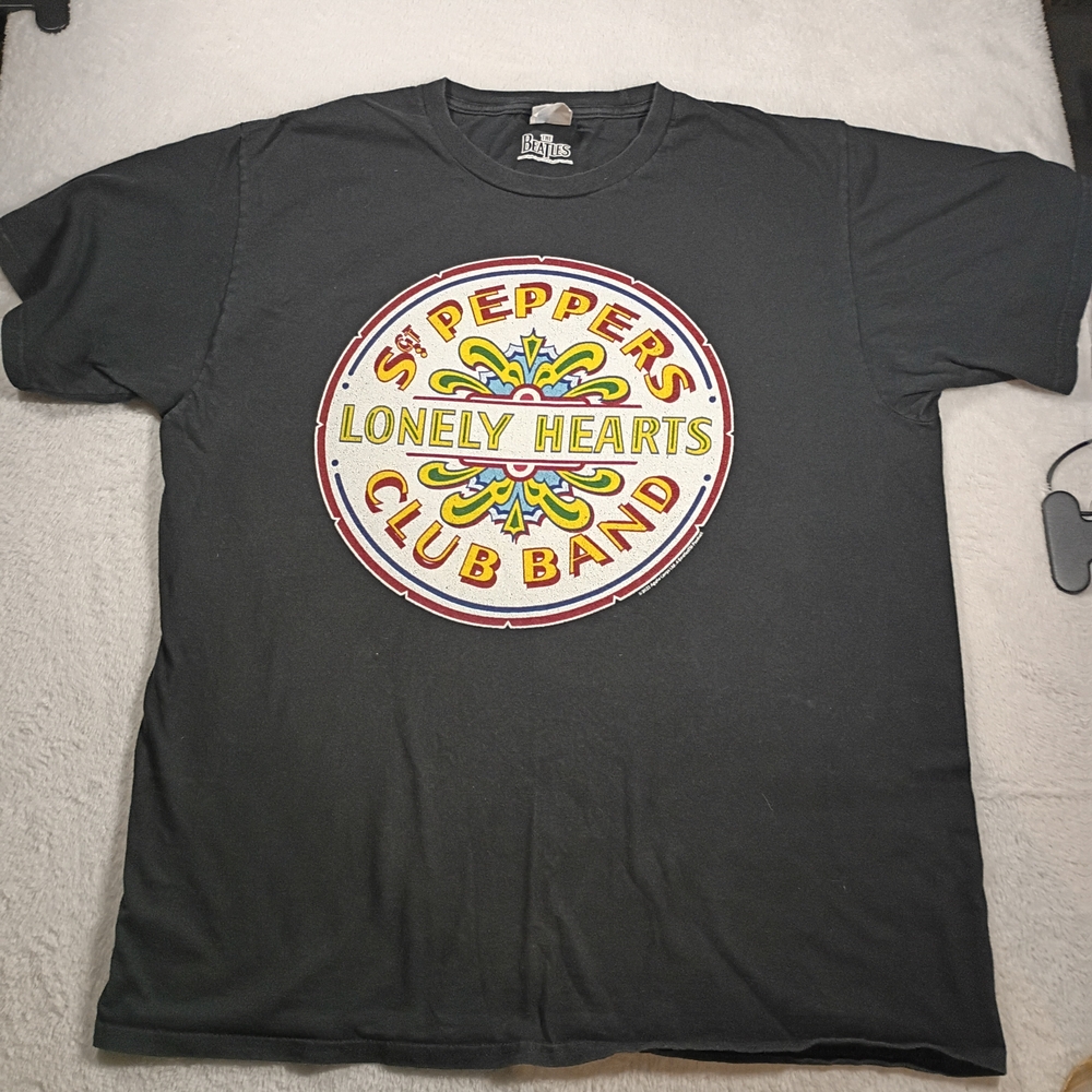 The Beatles Sgt. Pepper’s Lonely Hearts Club Band Graphic Tee – L